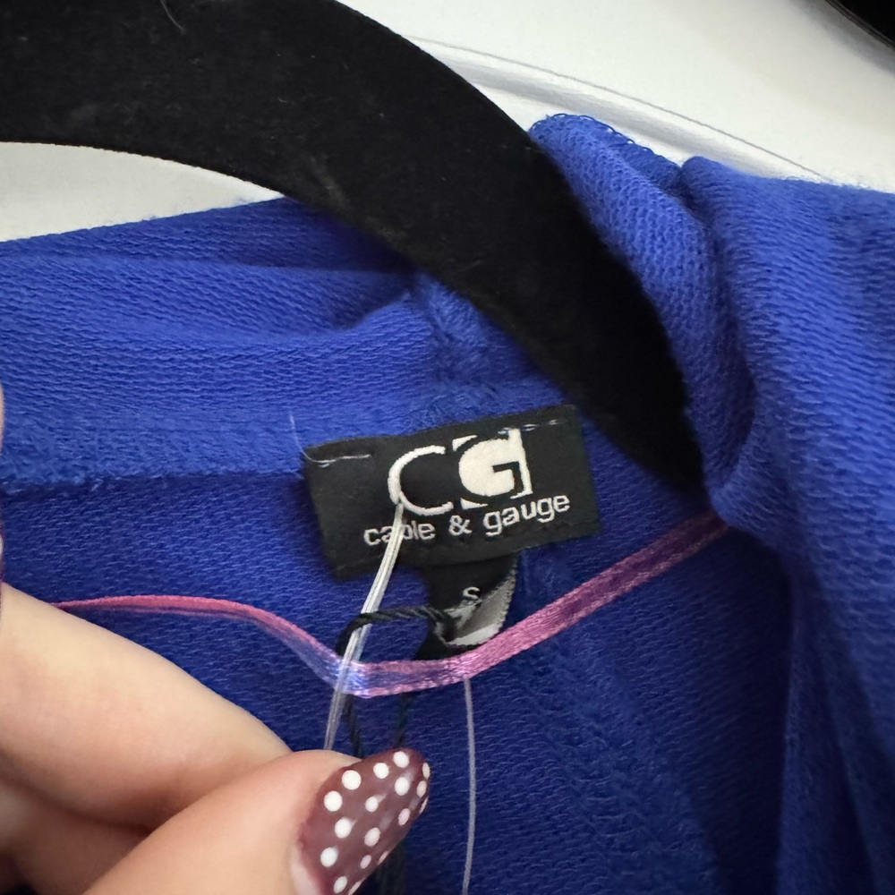 Cable & Gauge Royal Blue Top - Picture 2 of 5